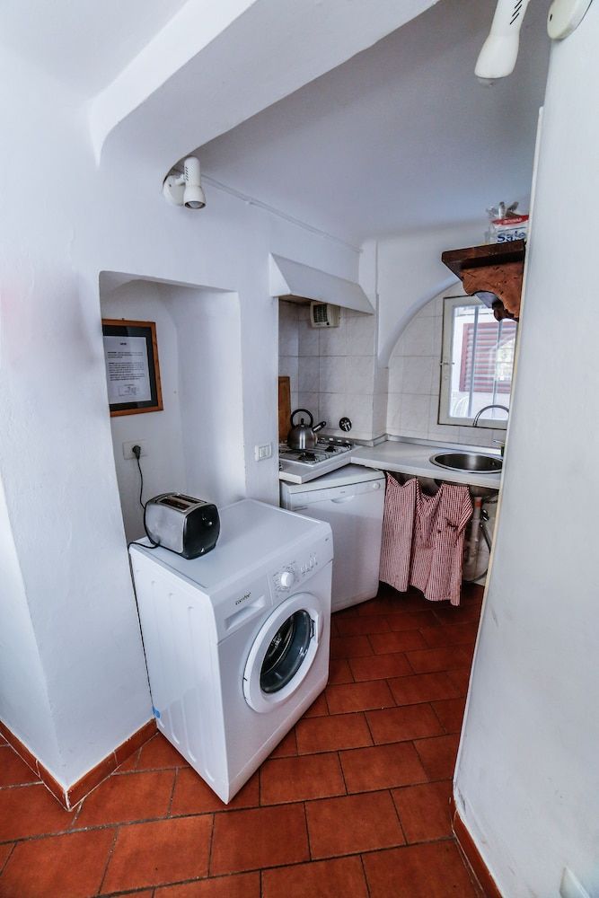 undefined Traditional apt Close to The Duomo - private yard! 6