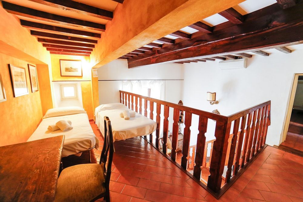 undefined Traditional apt Close to The Duomo - private yard! 5