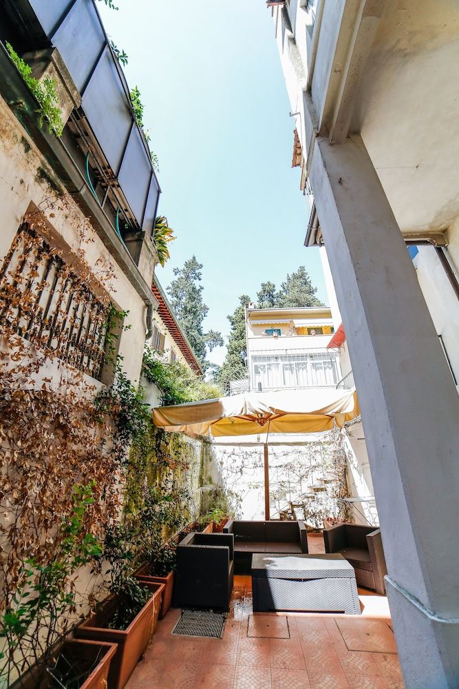 undefined Traditional apt Close to The Duomo - private yard!