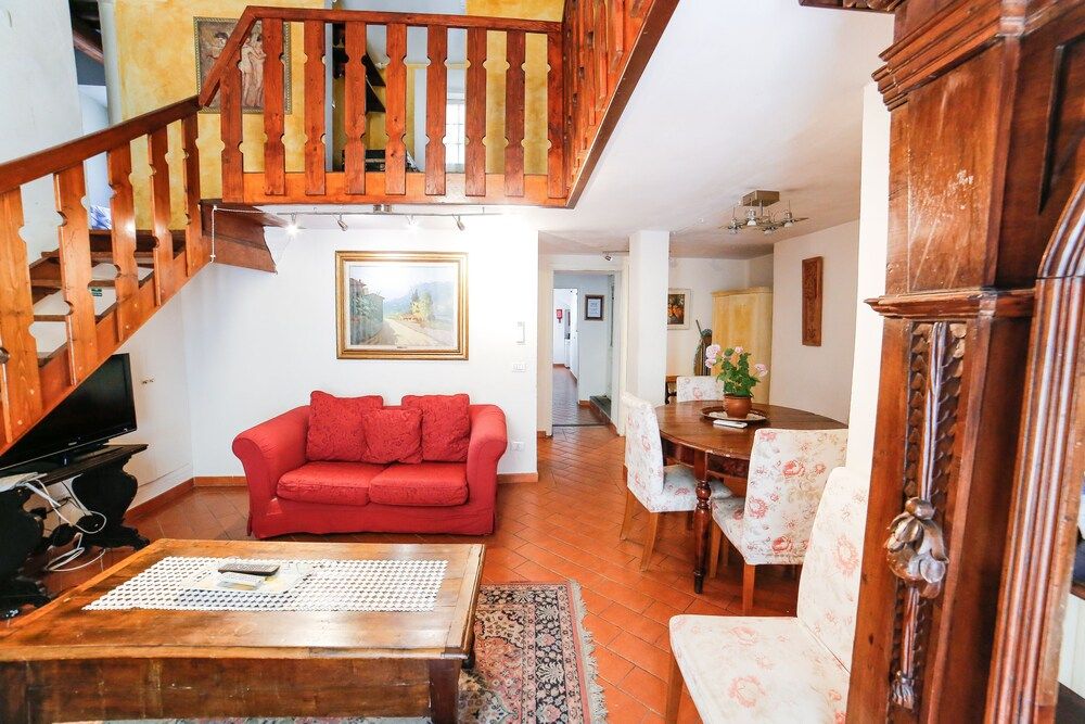 undefined Traditional apt Close to The Duomo - private yard! 8