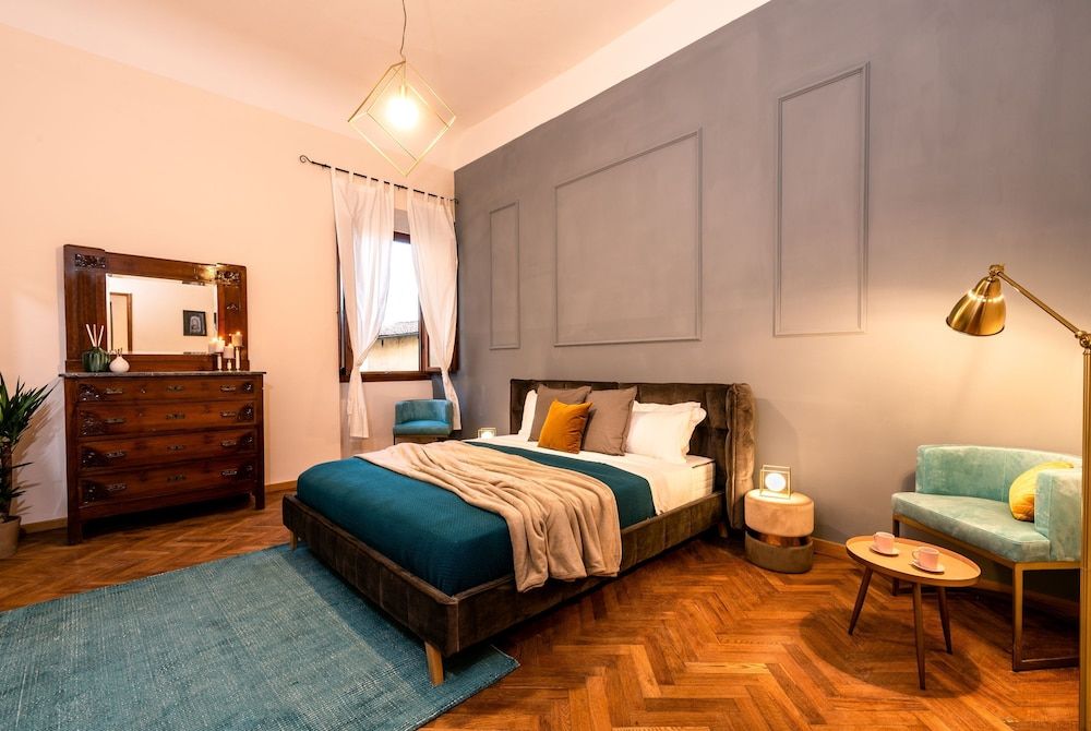 undefined Florentine Palazzo - 4 bedrooms - Historic Center apt 10