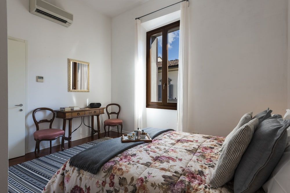 Renovated 19th-Century Apartment in an Authentic Area Apartment, 1 Bedroom 3