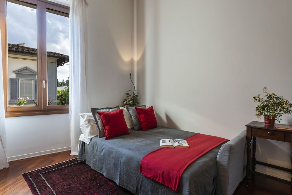Renovated 19th-Century Apartment in an Authentic Area Apartment, 1 Bedroom 10