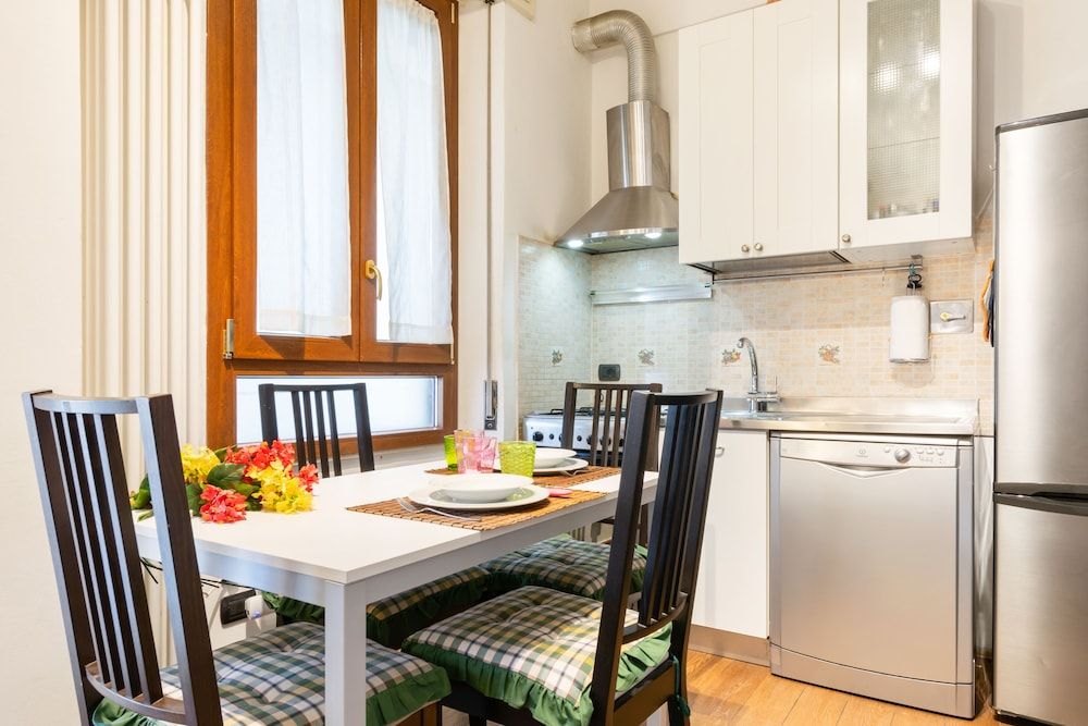 undefined Arno River Bright Apartment 8