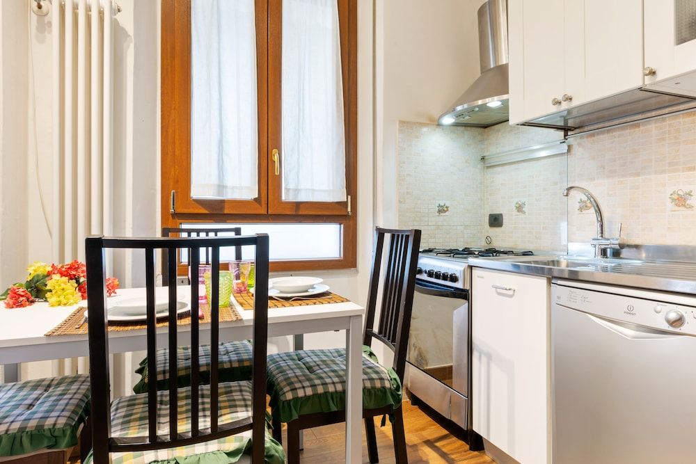 undefined Arno River Bright Apartment 7