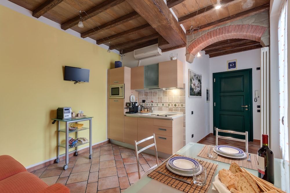 Firenze La Loggia Apartment, 2 Bedrooms 2