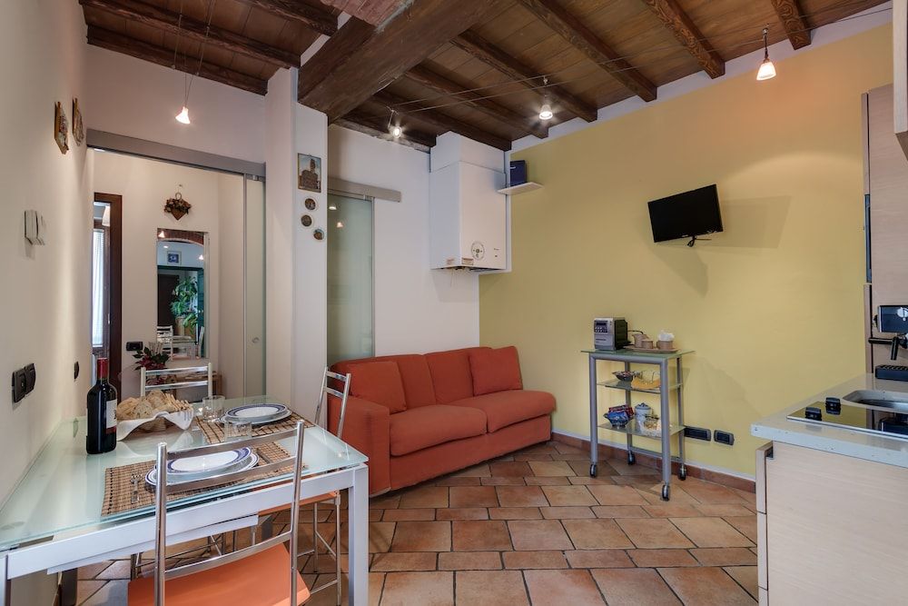 undefined Firenze La Loggia 10