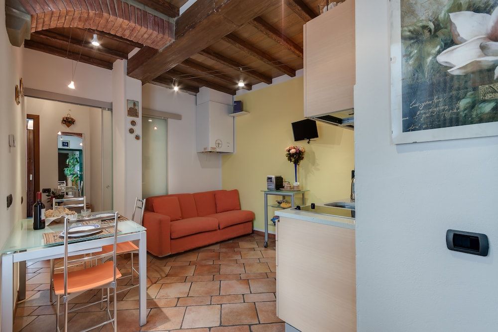 undefined Firenze La Loggia 9