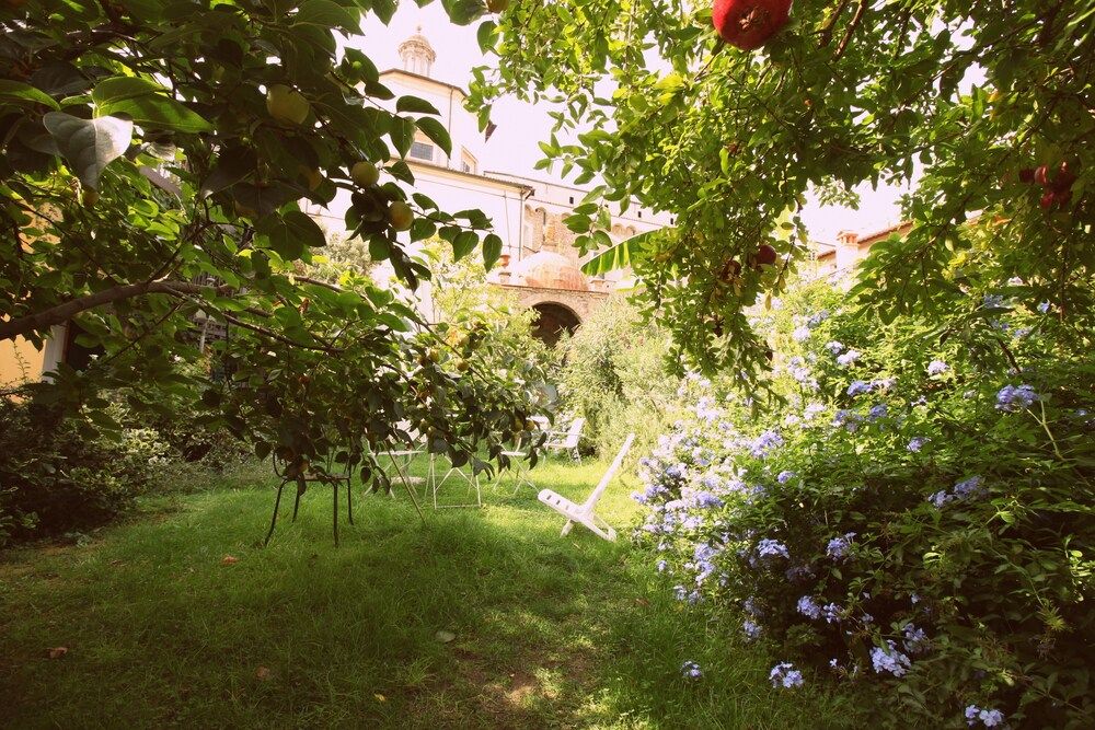 undefined Casa del Vescovo Authentic 1600's apt with Stunning Garden and Rooftop 4