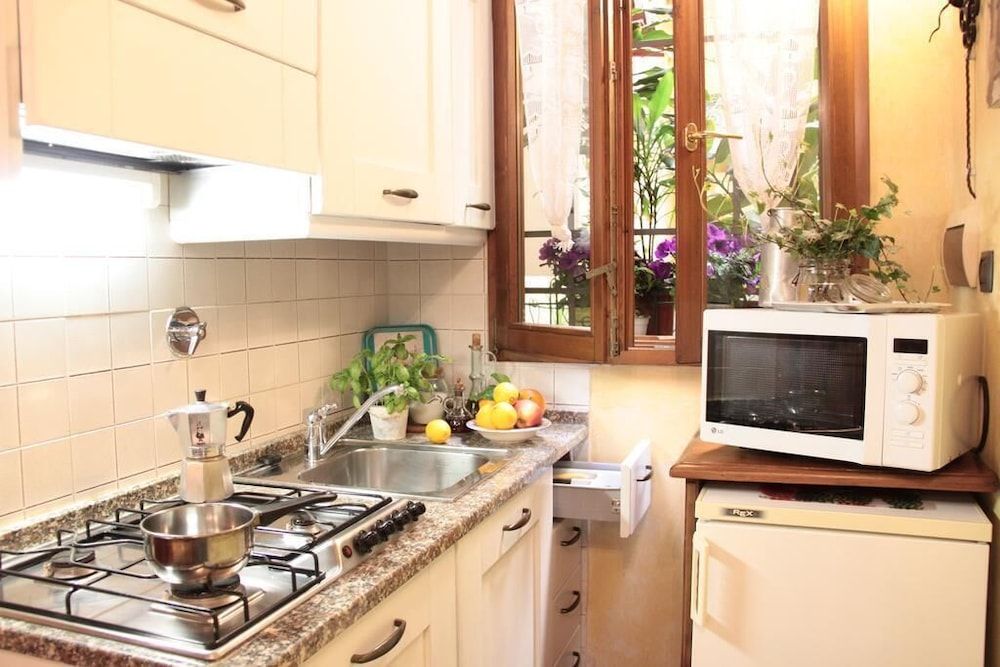 undefined Casa del Vescovo Authentic 1600's apt with Stunning Garden and Rooftop 2