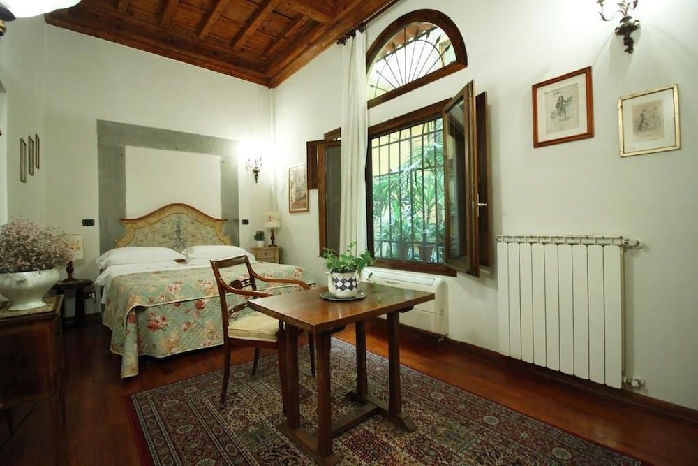 undefined Casa del Vescovo Authentic 1600's apt with Stunning Garden and Rooftop 10