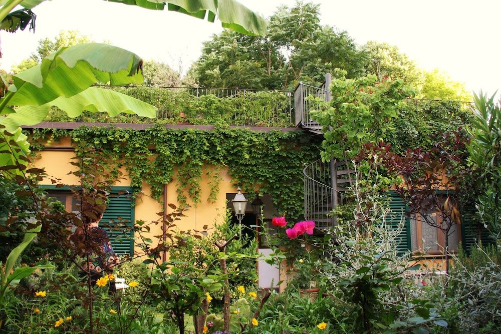 undefined Incenso Fine Studio in quiet Residence with Garden and Rooftop 2