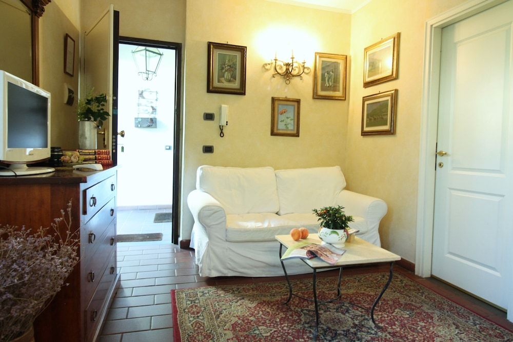 Mirra Fine Studio in quiet Residence with Garden and Rooftop Apartment, 1 Bedroom, Garden Area 12