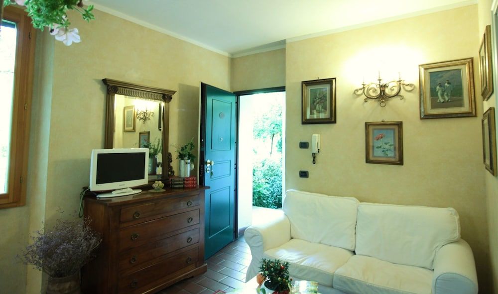 Mirra Fine Studio in quiet Residence with Garden and Rooftop Apartment, 1 Bedroom, Garden Area 11