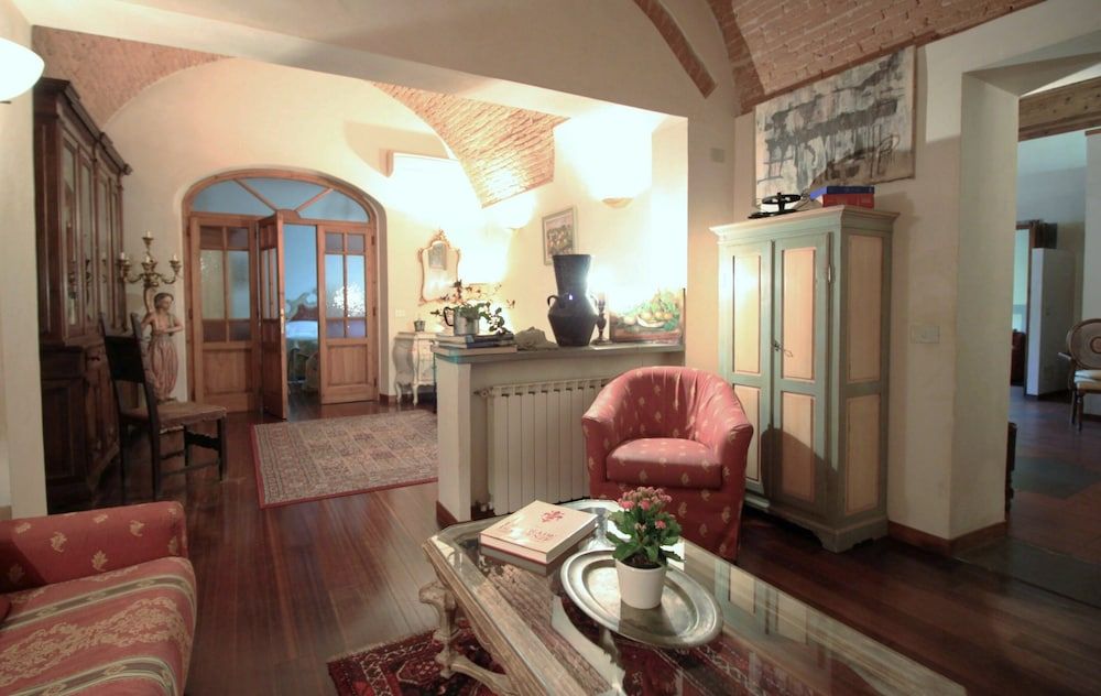 Domus Giorgio Authentic 1600's apt with Stunning Garden and Rooftop Apartment, 1 Bedroom, Garden Area 19