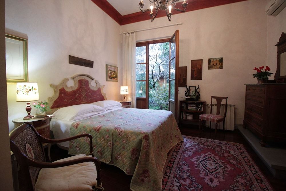 undefined Domus Giorgio Authentic 1600's apt with Stunning Garden and Rooftop 9