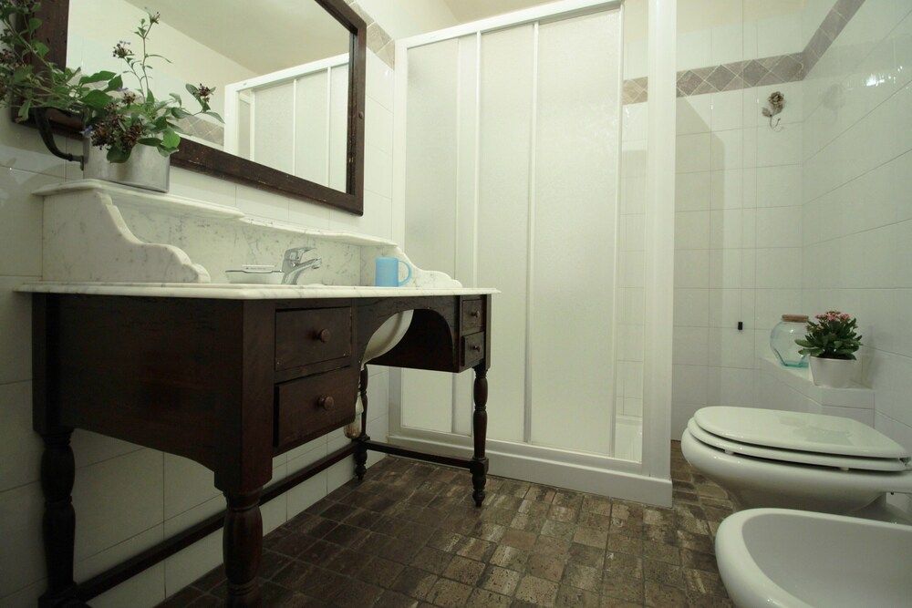 Domus Giorgio Authentic 1600's apt with Stunning Garden and Rooftop Apartment, 1 Bedroom, Garden Area 31