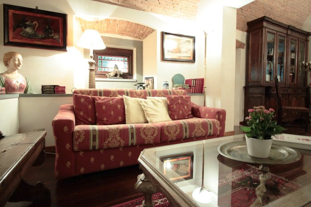 Domus Giorgio Authentic 1600's apt with Stunning Garden and Rooftop Apartment, 1 Bedroom, Garden Area 23