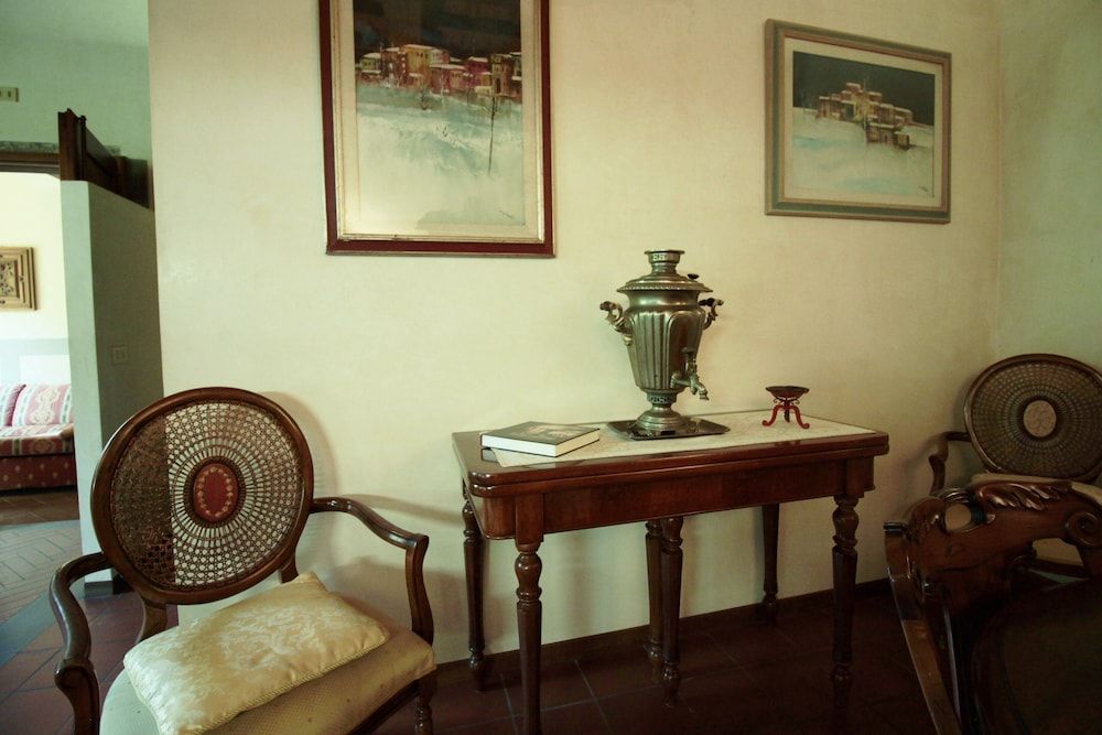 Domus Giorgio Authentic 1600's apt with Stunning Garden and Rooftop Apartment, 1 Bedroom, Garden Area 25