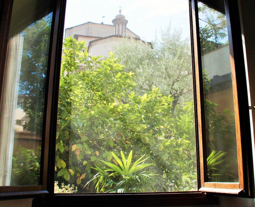 Domus Giorgio Authentic 1600's apt with Stunning Garden and Rooftop Apartment, 1 Bedroom, Garden Area 29
