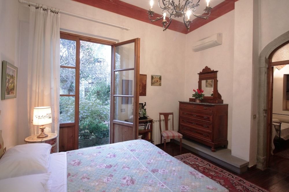 undefined Domus Giorgio Authentic 1600's apt with Stunning Garden and Rooftop 4