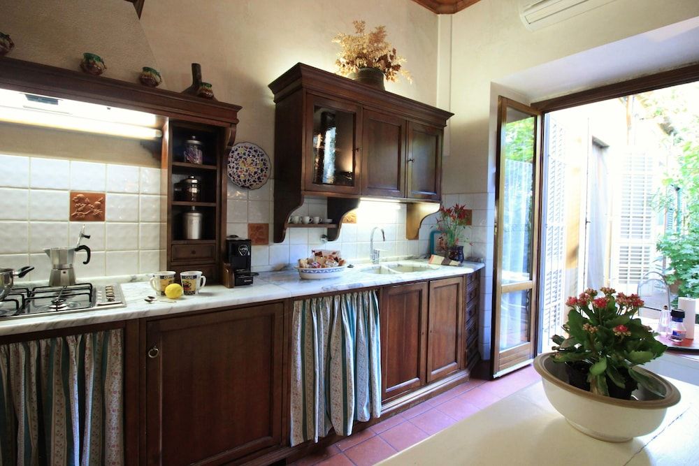 Domus Giorgio Authentic 1600's apt with Stunning Garden and Rooftop Apartment, 1 Bedroom, Garden Area 14