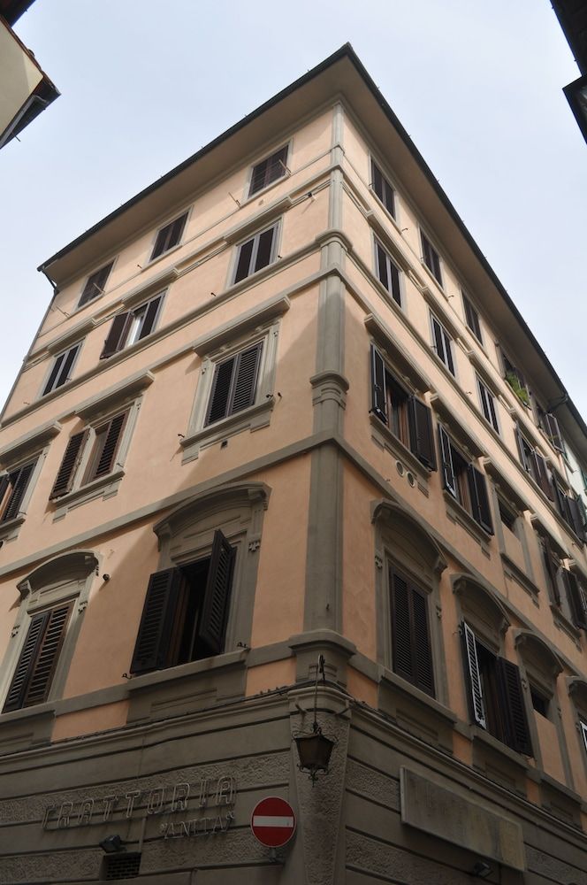undefined Movida Fiorentina in the Hearth of the Center of Firenze