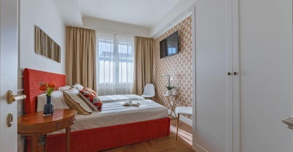 undefined Dreams Over Ponte Vecchio 9