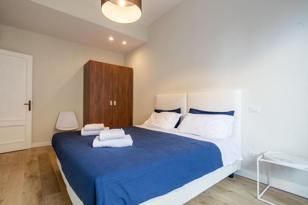 undefined Ponte Vecchio White by Mmega 3