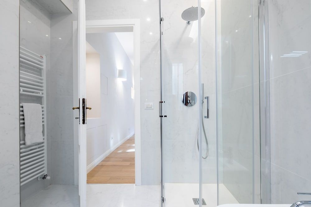 Ponte Vecchio White by Mmega Design Apartment 14