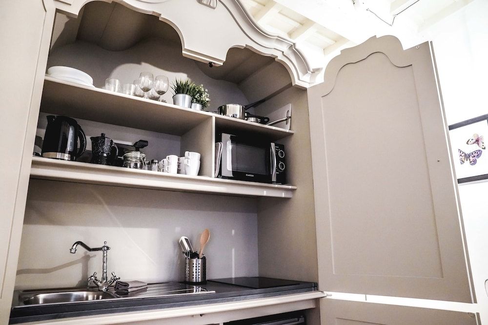 Art Apartment Black & White Apartment, 2 Bedrooms 33