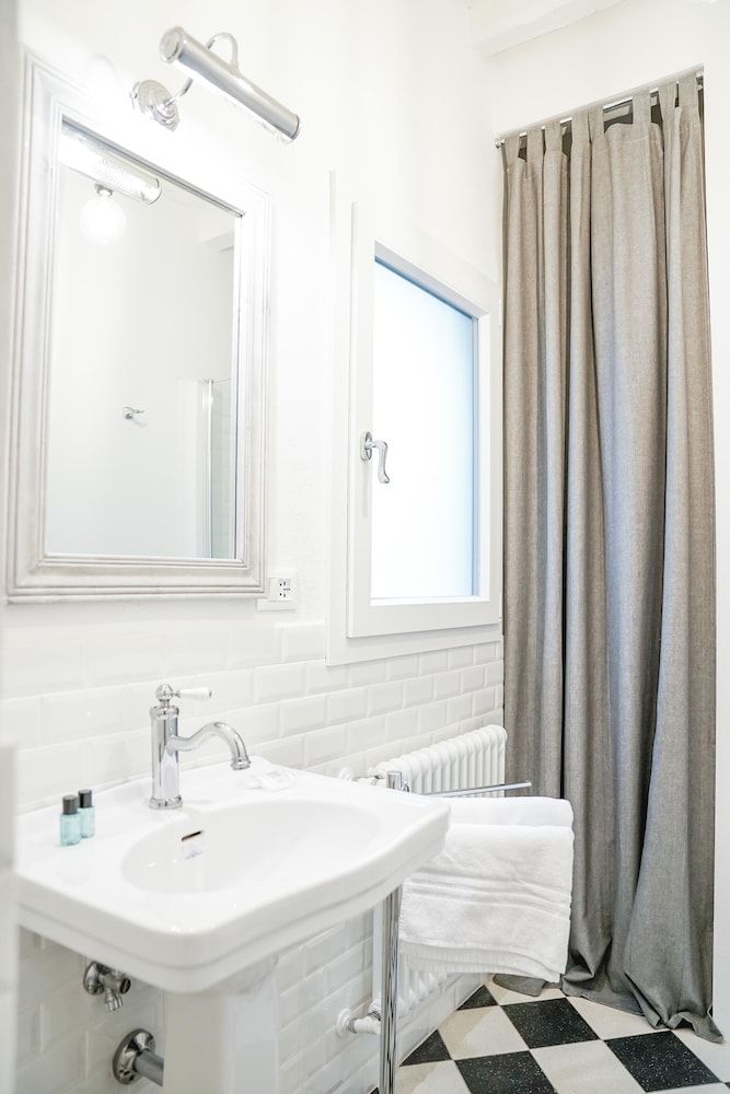 Art Apartment Black & White Apartment, 2 Bedrooms 65