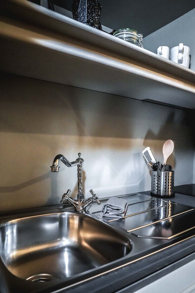 Art Apartment Black & White Apartment, 2 Bedrooms 35