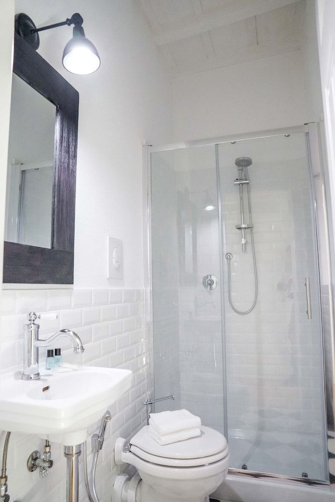 Art Apartment Black & White Apartment, 2 Bedrooms 64