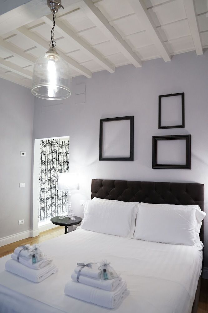 Art Apartment Black & White Apartment, 2 Bedrooms 21