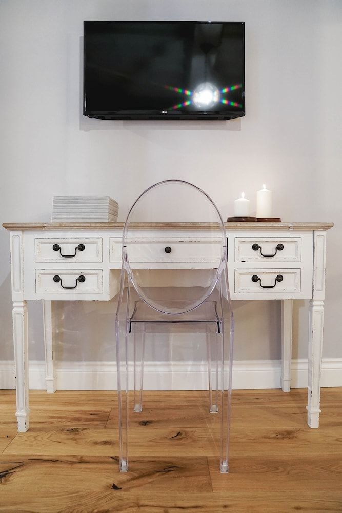 Art Apartment Black & White Apartment, 2 Bedrooms 57