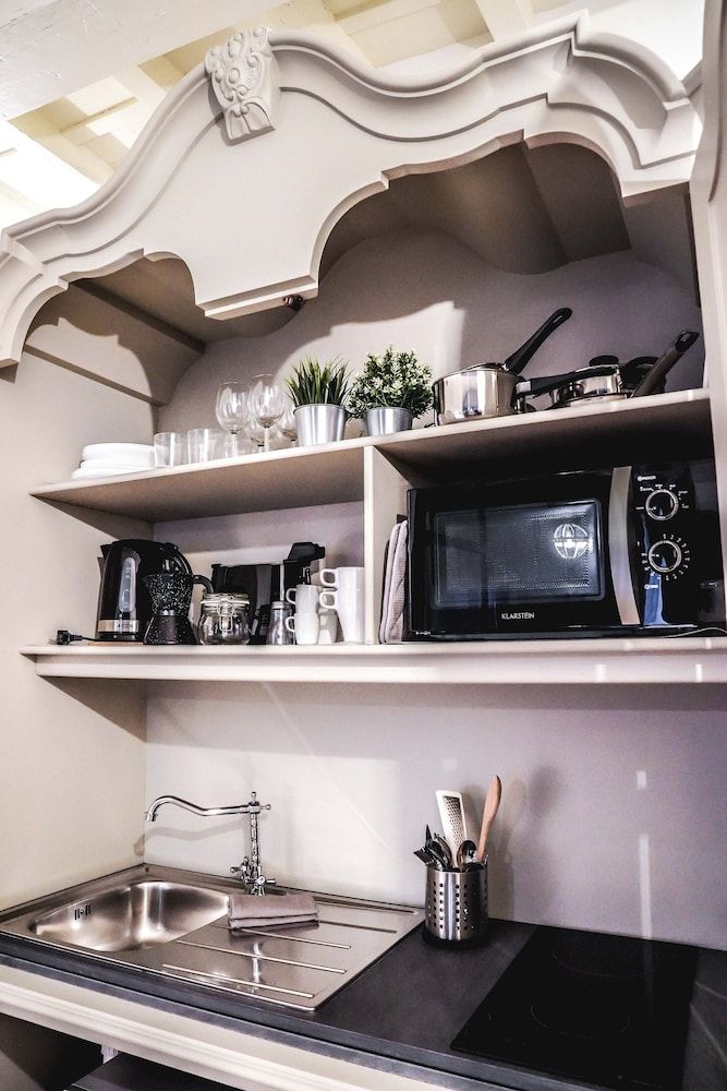 Art Apartment Black & White Apartment, 2 Bedrooms 32