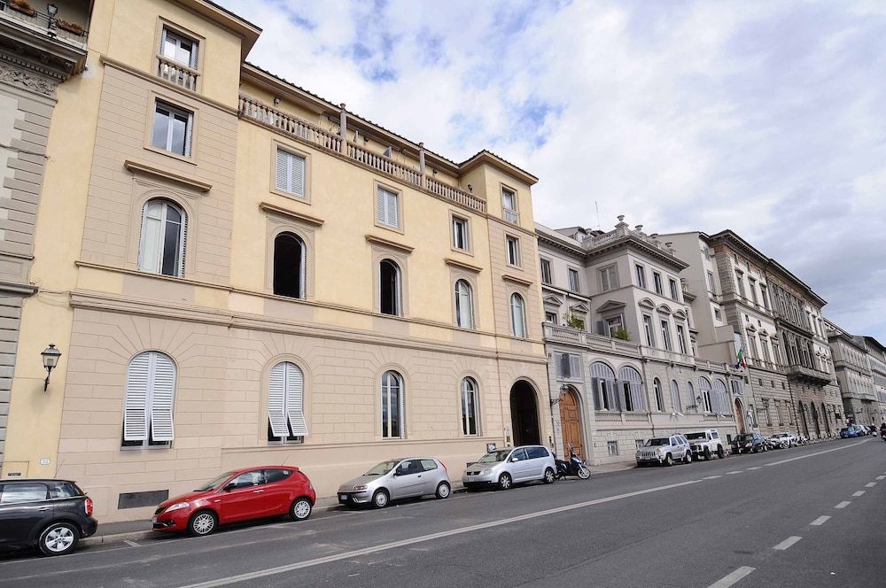 undefined Charming Studio Apartment in Front of the Arno River 6
