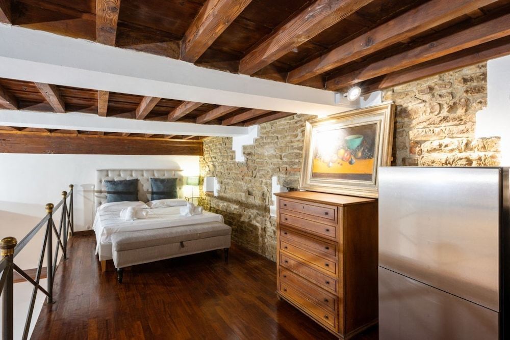 undefined Palazzo Pitti Apartment with Terrace 10