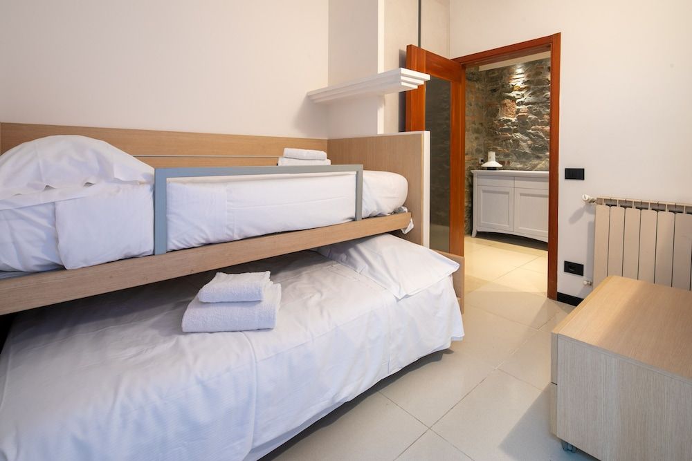 undefined Ponte Rosso Modern by Mmega 5