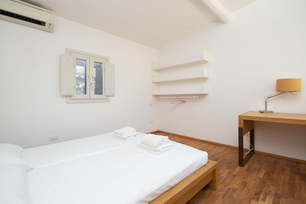 undefined Ghiberti House by Mmega 4