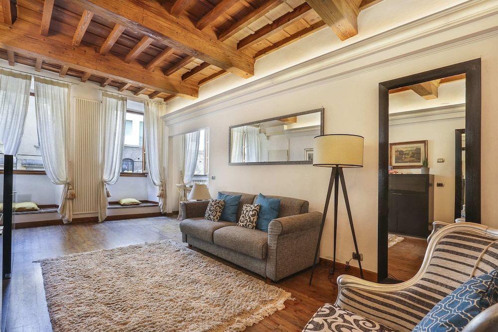 undefined Pontevecchio Stylish Apartment in Florence - Hosted by Sweetstay 2