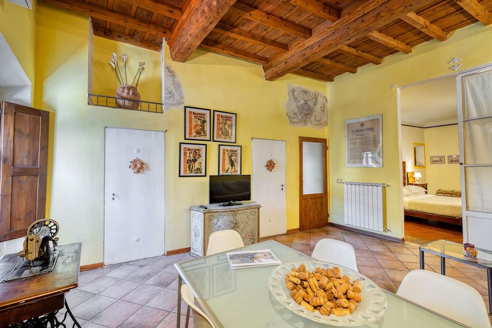 undefined Wine Apartments Florence Vin Santo 8