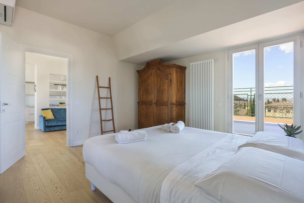 Penthouse With Terrace-hosted by Sweetstay Basic Apartment, Multiple Beds 4