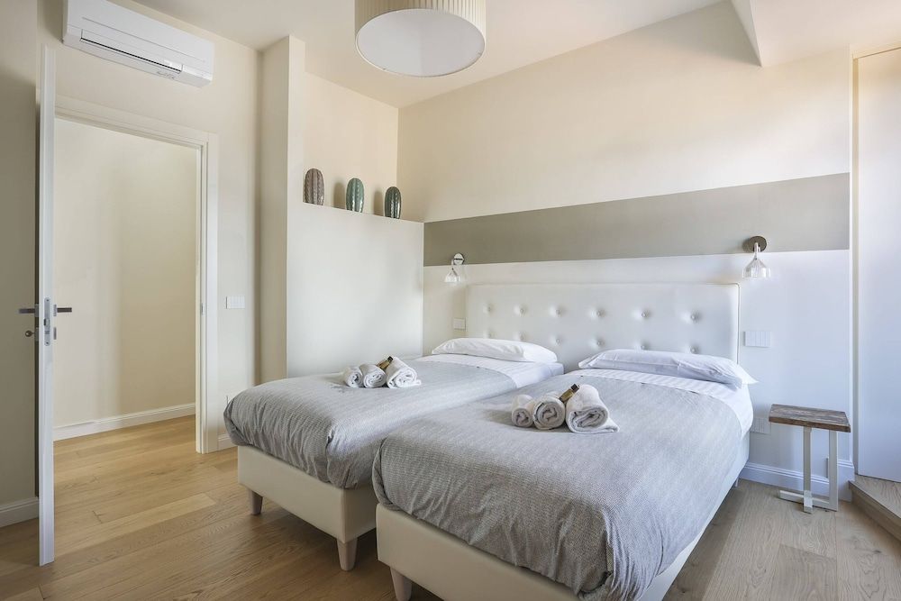 Penthouse With Terrace-hosted by Sweetstay Basic Apartment, Multiple Beds 6