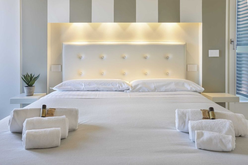 Penthouse With Terrace-hosted by Sweetstay Basic Apartment, Multiple Beds 8