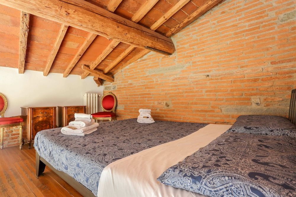 undefined Uffizi Suite II - Hosted by Sweetstay