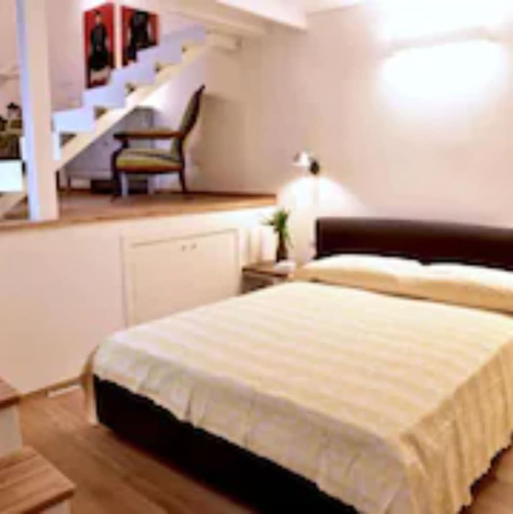 undefined Machiavelli Apartment by Firenze Prestige 2