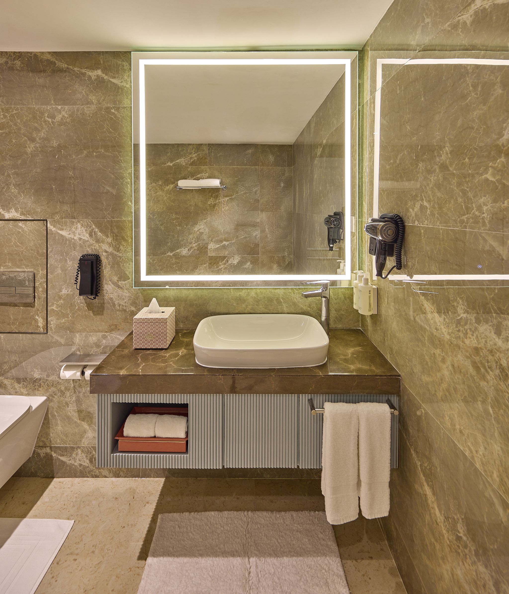 Palace Room King Bed