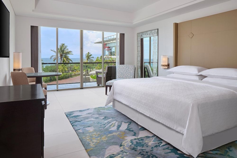 Room, 1 King Bed, Ocean View (Balcony)